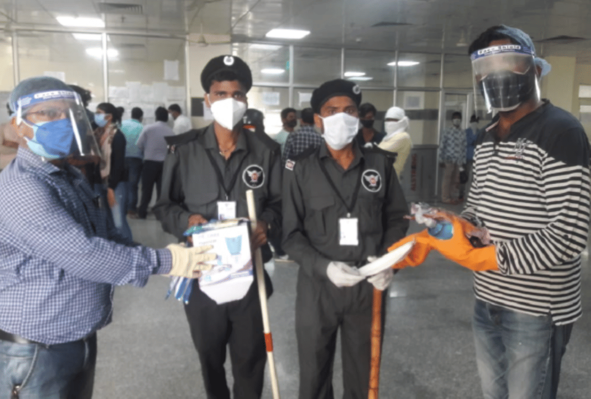 MG Inter College alumnus in Gorakhpur helping corona infected people