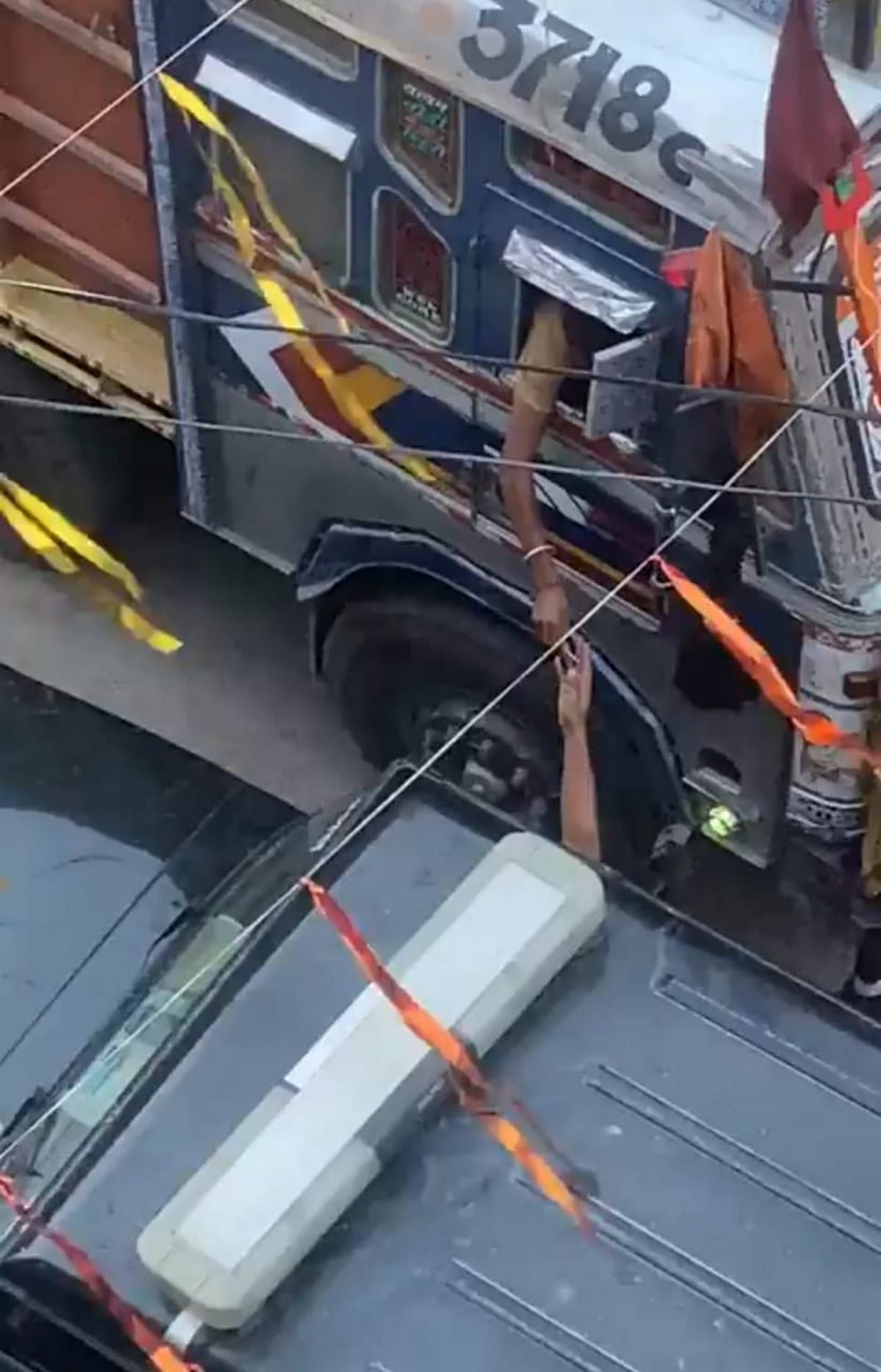 Four policeman suspended after video viral of police and truck driver transaction in chandauli