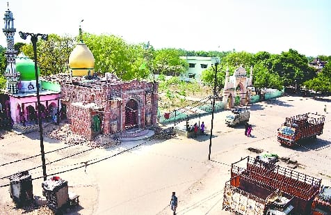 Up to five people will offer namaz in Idgah-mosques