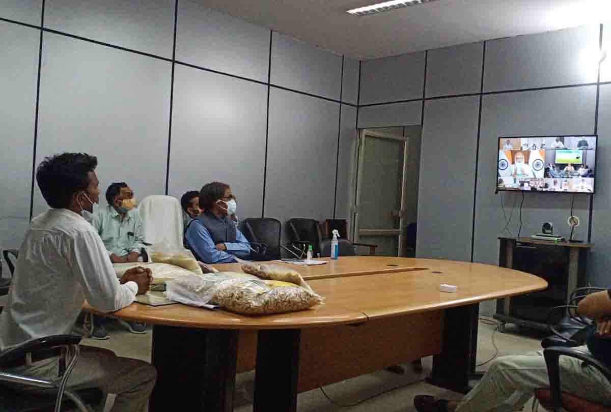 PM Modi encouraged Unnao farmer Arvind, who used to do organic farming