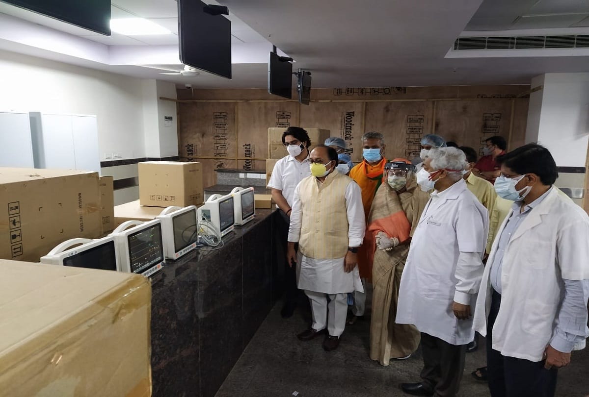 Siddharth Nath gave 150 high-tech monitors to SRN for Covid patients