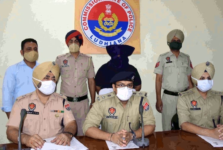 Ludhiana police arrested two who cheat leaders in the name of getting  assembly election ticket