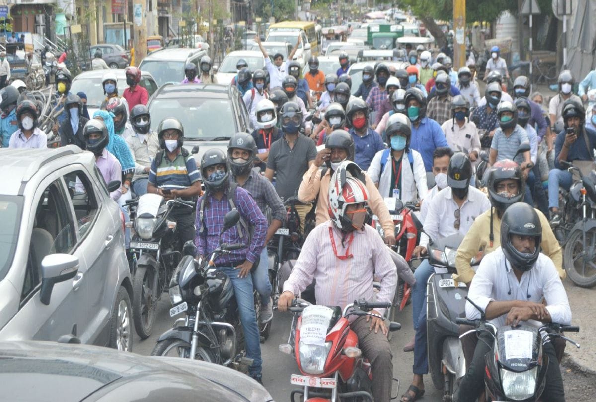 traffic jam due to road block during cm yogi adityanath visits in agra
