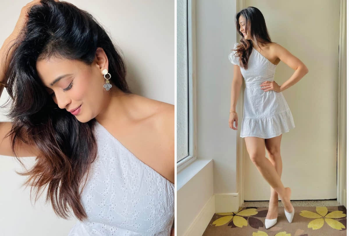 shweta tiwari share photos from capetown in stunning look shows her toned abs