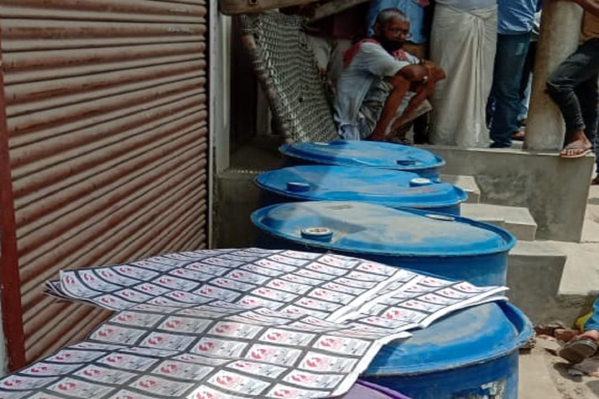 poisonous liquor case azamgarh police in action after 33 person death Illegal liquor factory busted