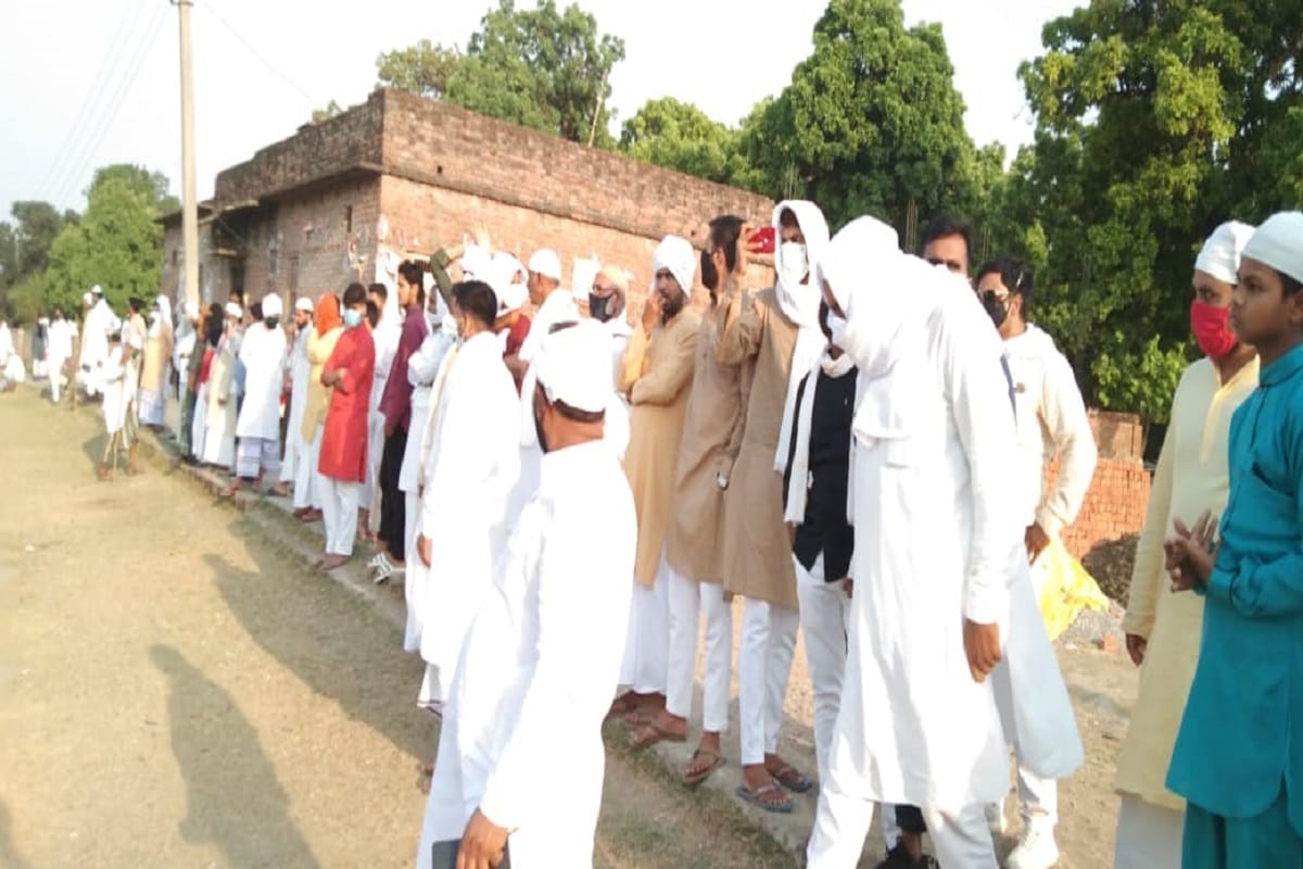 mukhtar ansari closest Bhai meraj deadbody arrived in ghazipur with bikes and car funeral in  ancestral cemetery