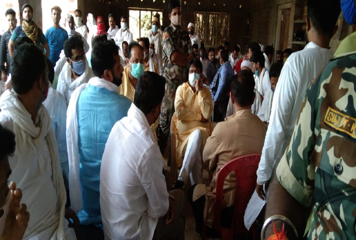 mukhtar ansari closest Bhai meraj deadbody arrived in ghazipur with bikes and car funeral in  ancestral cemetery