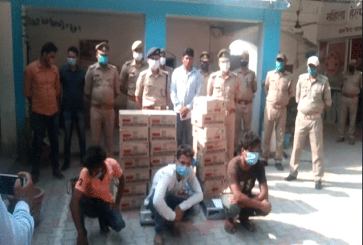 four friends stole 26 cases of English liquor in varanasi coronavirus lockdown police arrested all accused