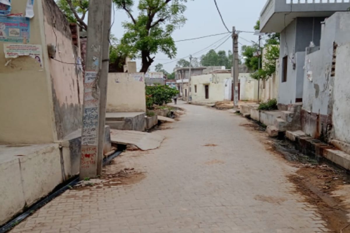 Corona in Village: 11 people has died in a village of Meerut and the villagers has demanded an investigation of corona