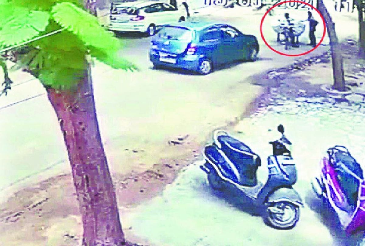 High Speed Car Hit The Rickshaw Driver Accident Video Goes Viral