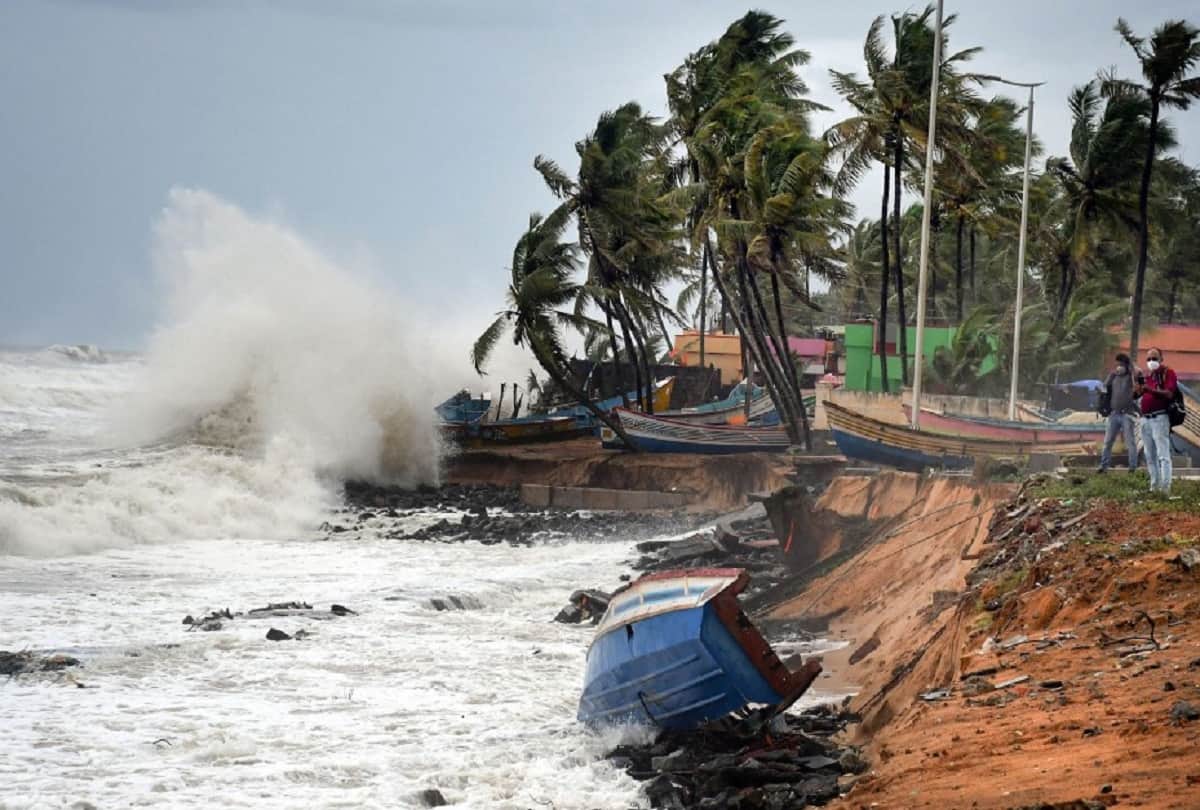 Sonu Sood Requests Karnataka CM BS Yediyurappa To Save Lives Of People Stuck In Tauktae Cyclone