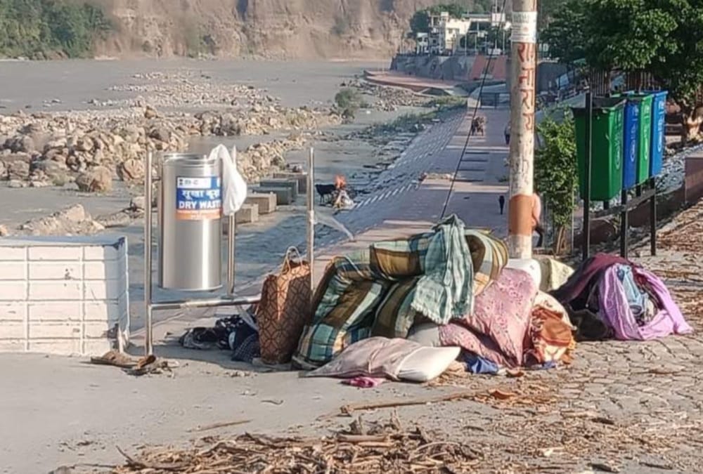 Coronavirus in Uttarakhand: Covid Death Half Burn Dead body parts Thrown into ganga During Funeral in Rishikesh Photos