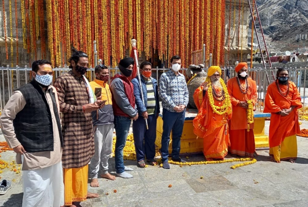 Chardham Yatra 2021: Kedarnath Temple decorated with 11 quintal flowers before Doors opening Photos