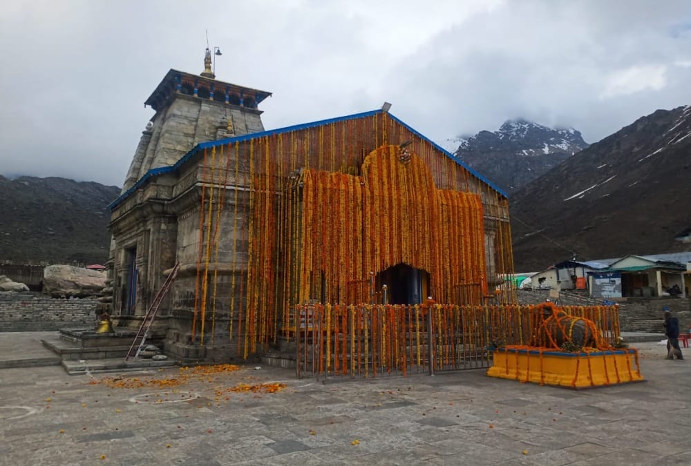 Chardham Yatra 2021: Kedarnath Temple decorated with 11 quintal flowers before Doors opening Photos
