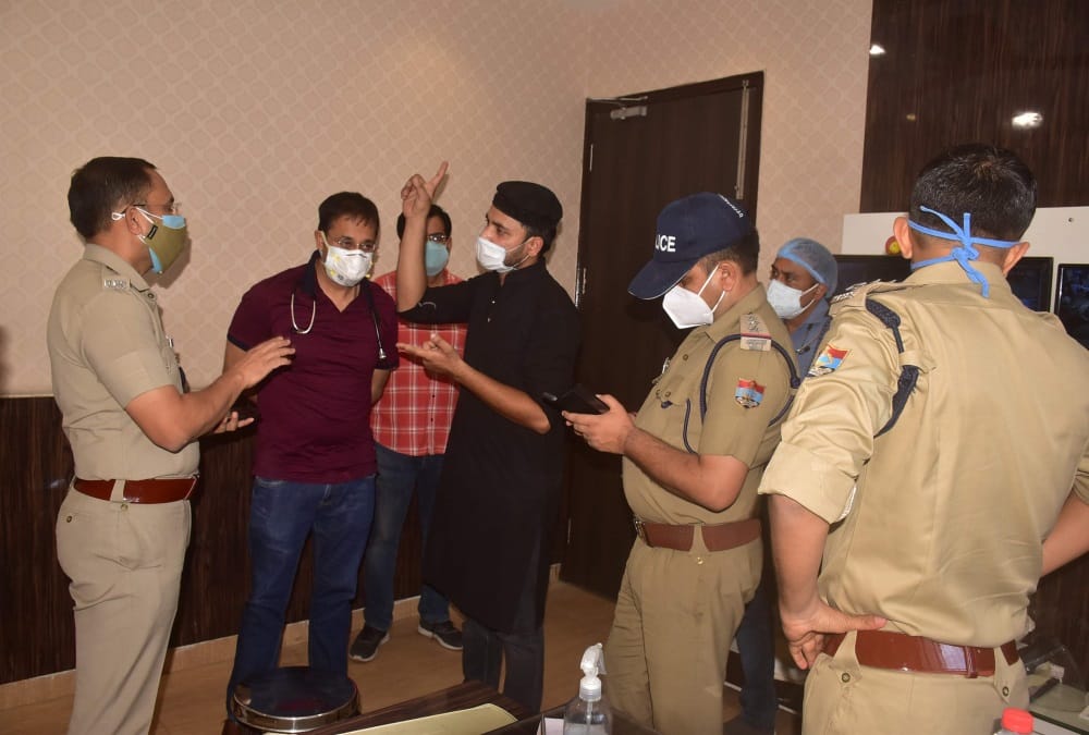 Uttarakhand News: Ruckus in Haldwani Private Hospital After Pregnant Women Death Photos