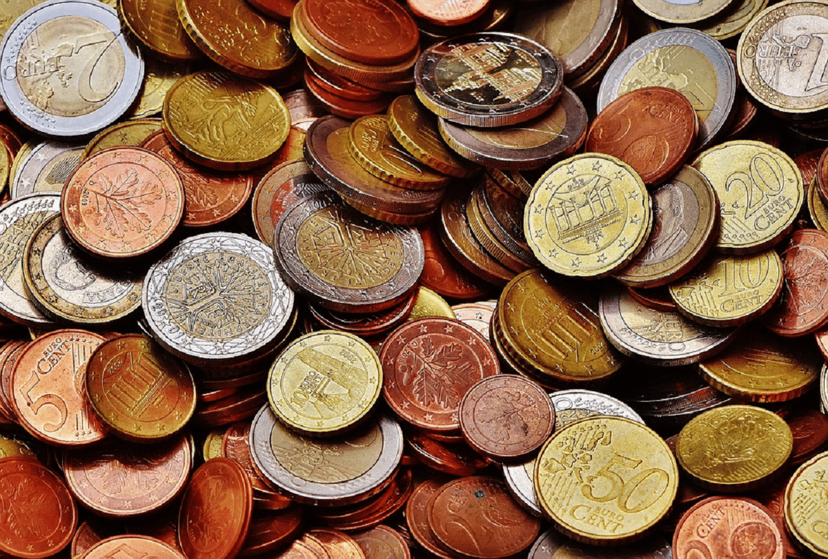 why are coins round in shape know causes