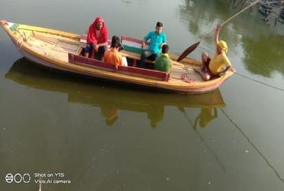 Bodies are also being buried at the Hanuman ghat of Kada in Kaushambi