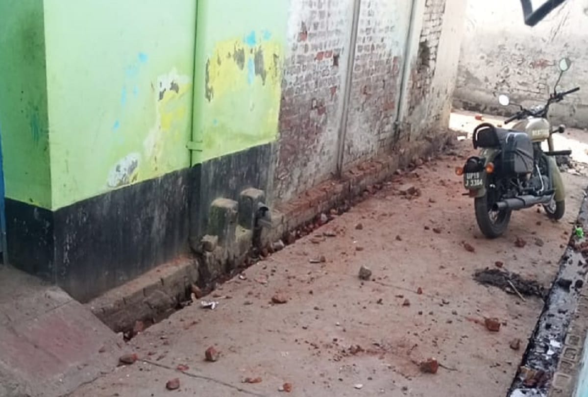 clash over children dispute in aligarh stone pelting between two community