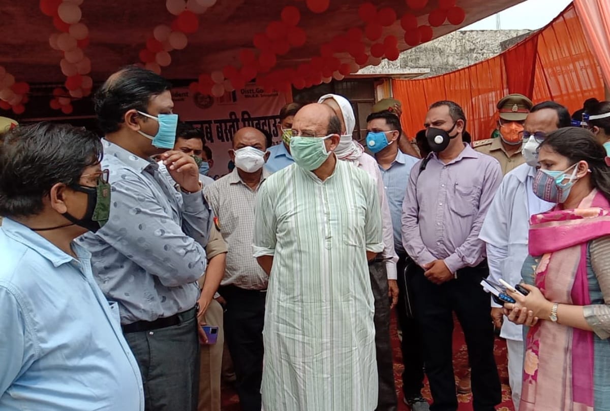 Vaccination started of people above 18 years in Basti UP