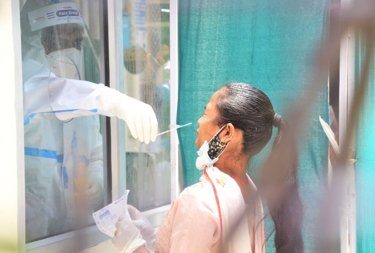 delta is more dangerous than omicron, both may cause third wave of covid-19 in india
