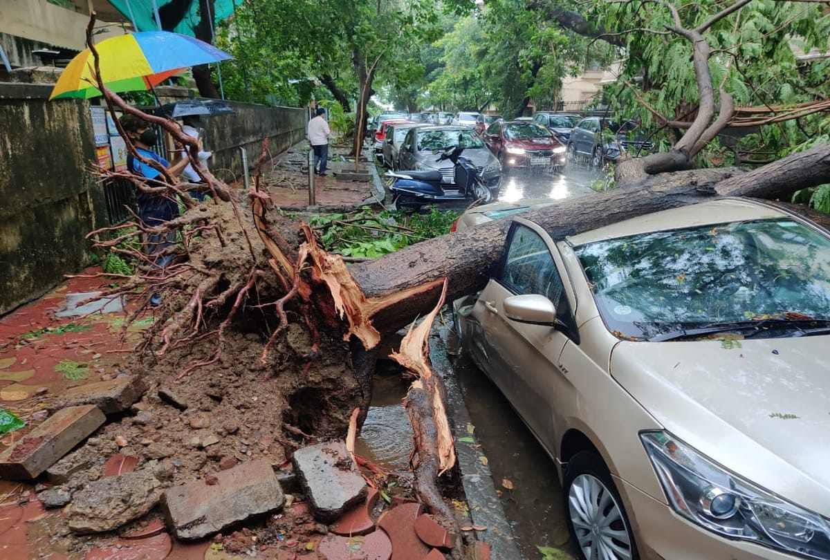 Cyclone tauktae in Mumbai update, cyclone tauktae maharashtra update mumbai weather forecast today on 17 may