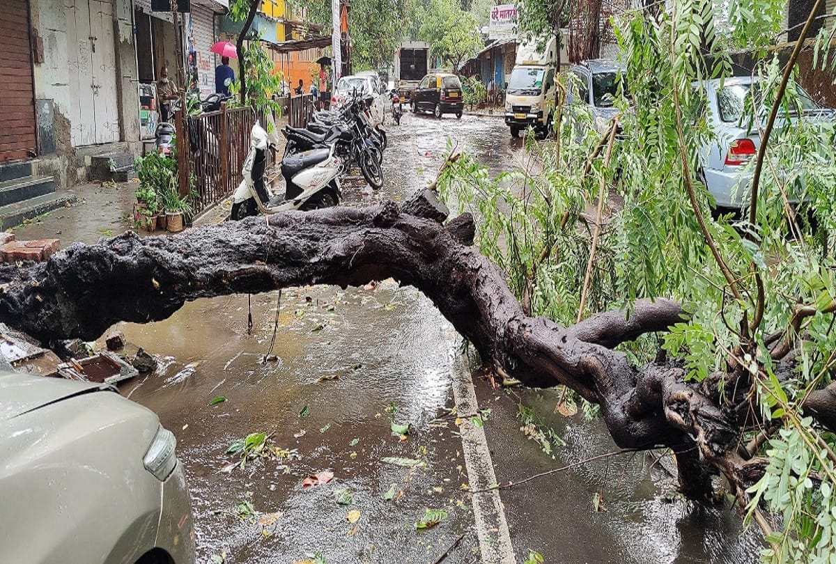 Cyclone tauktae in Mumbai update, cyclone tauktae maharashtra update mumbai weather forecast today on 17 may