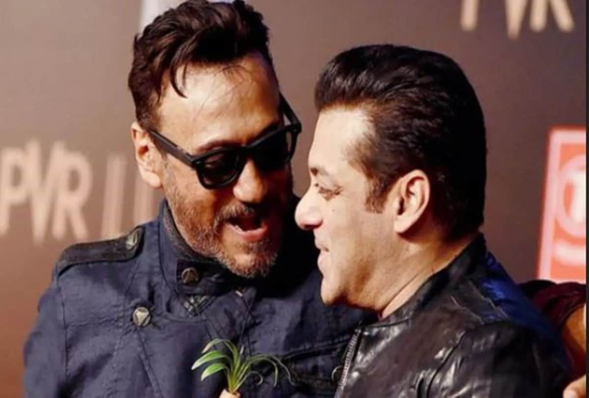 Jackie shroff told a story how his wife ayesha shroff came to save him when gang came to thrash him