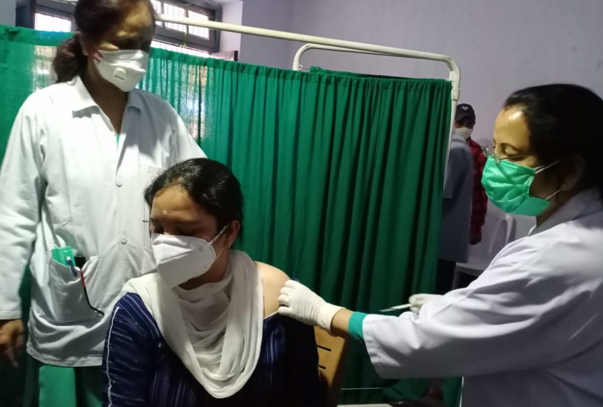 Himachal News: corona vaccination started for 18 to 44 age group in himachal pradesh