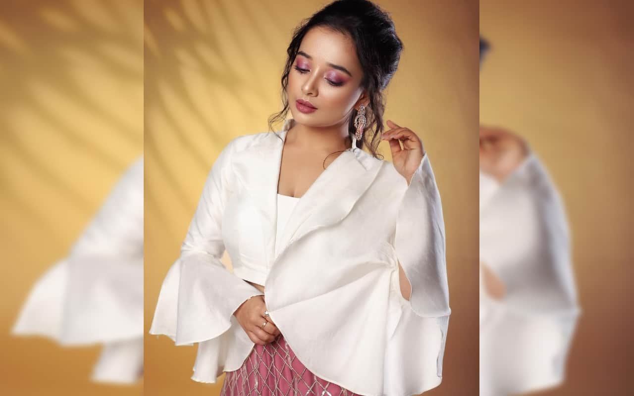 Seemarekha actress Priyanka Bhattacharjee hospitalised due to COVID-19 complications shares photo on instagram
