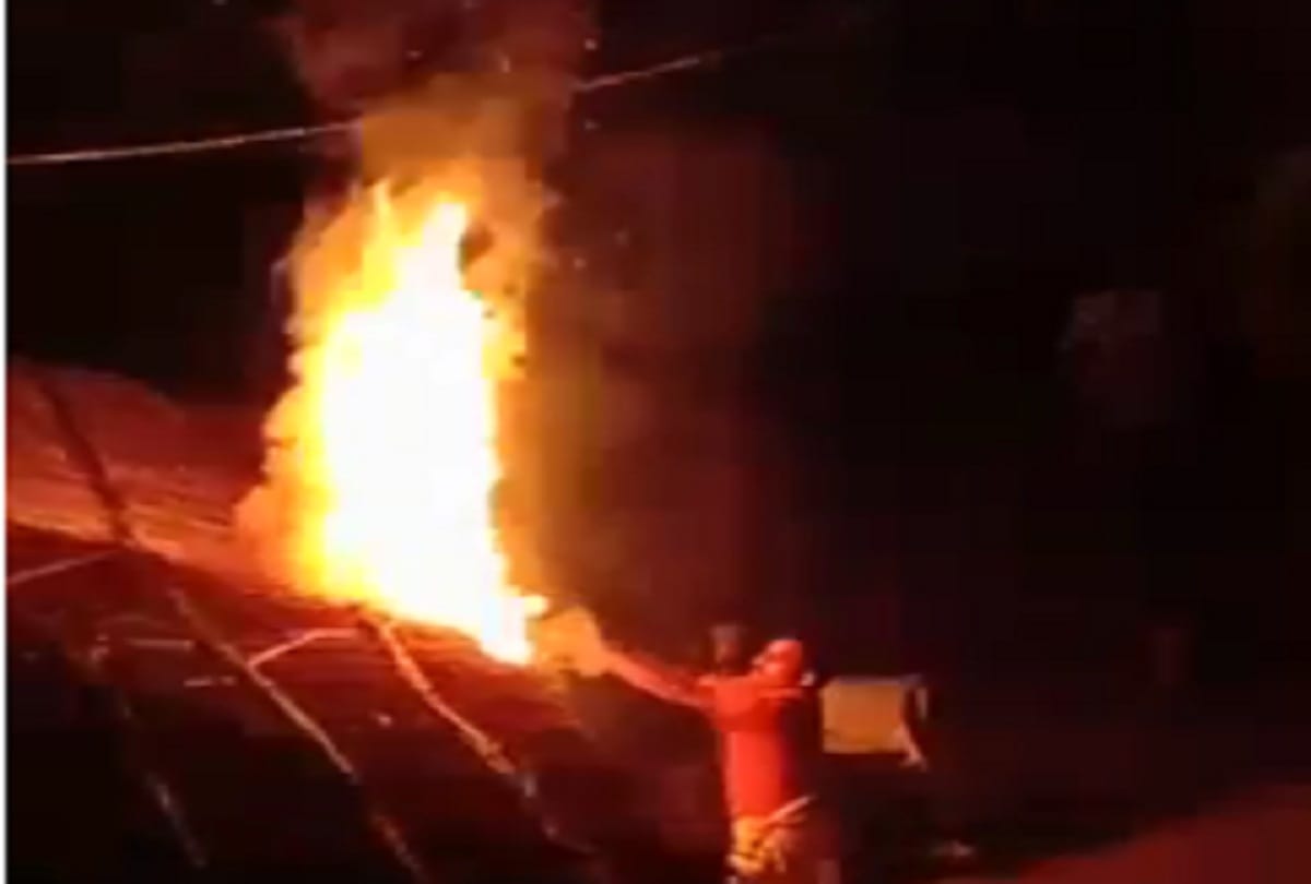 Stones and arson at BJP leader house in Lakhimpur Kheri