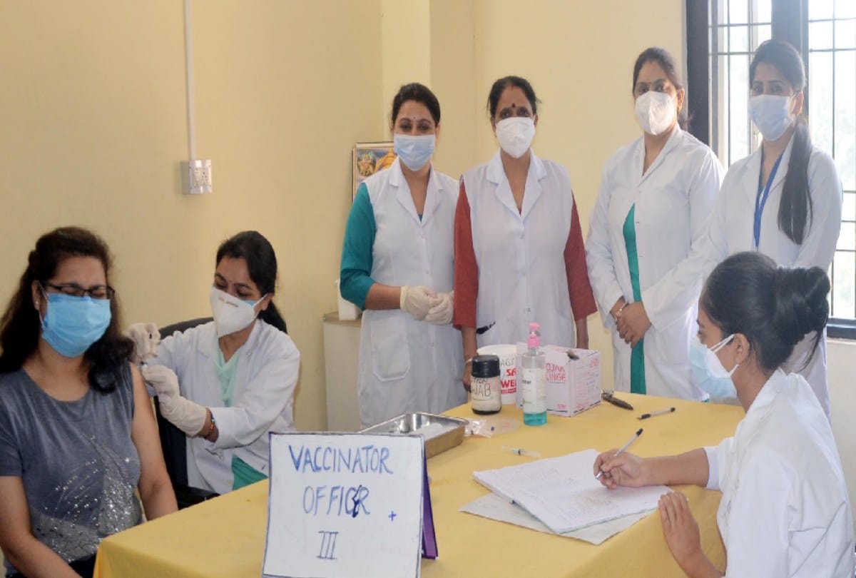 Indian Navratna Public sector companies are vaccinating their employees and their families