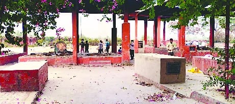 Administration claims - 93 deaths in one month from Corona, more than 600 cremation records in Muktidham