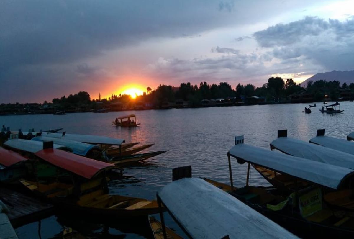 Know how Corona hit Jammu and Kashmir tourism, who suffered how much.