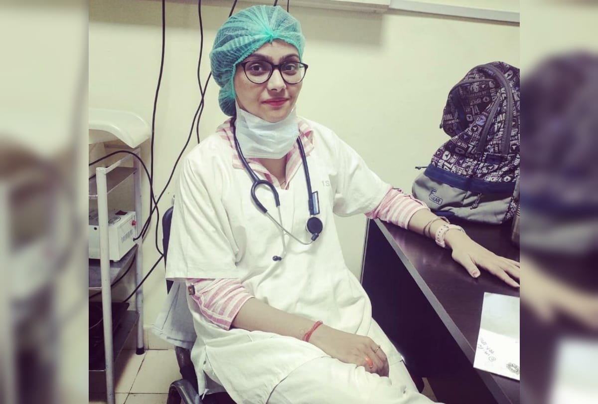 BRD medical college female doctor harshita dwivedi special story
