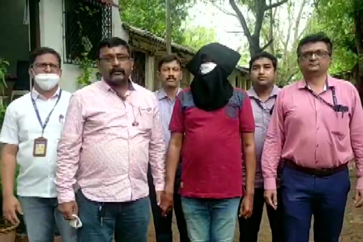 Thane Crime Branch Unit 1 recovered gelatin sticks and detonators n a raid at the office of a builder in Bhiwandi