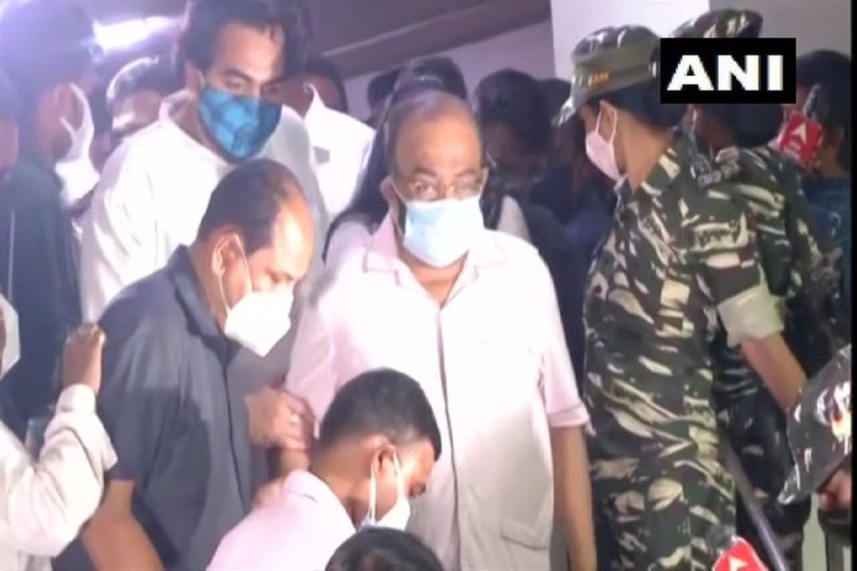 Narada sting case: High court stays the bail of TMC leaders, sent to jail