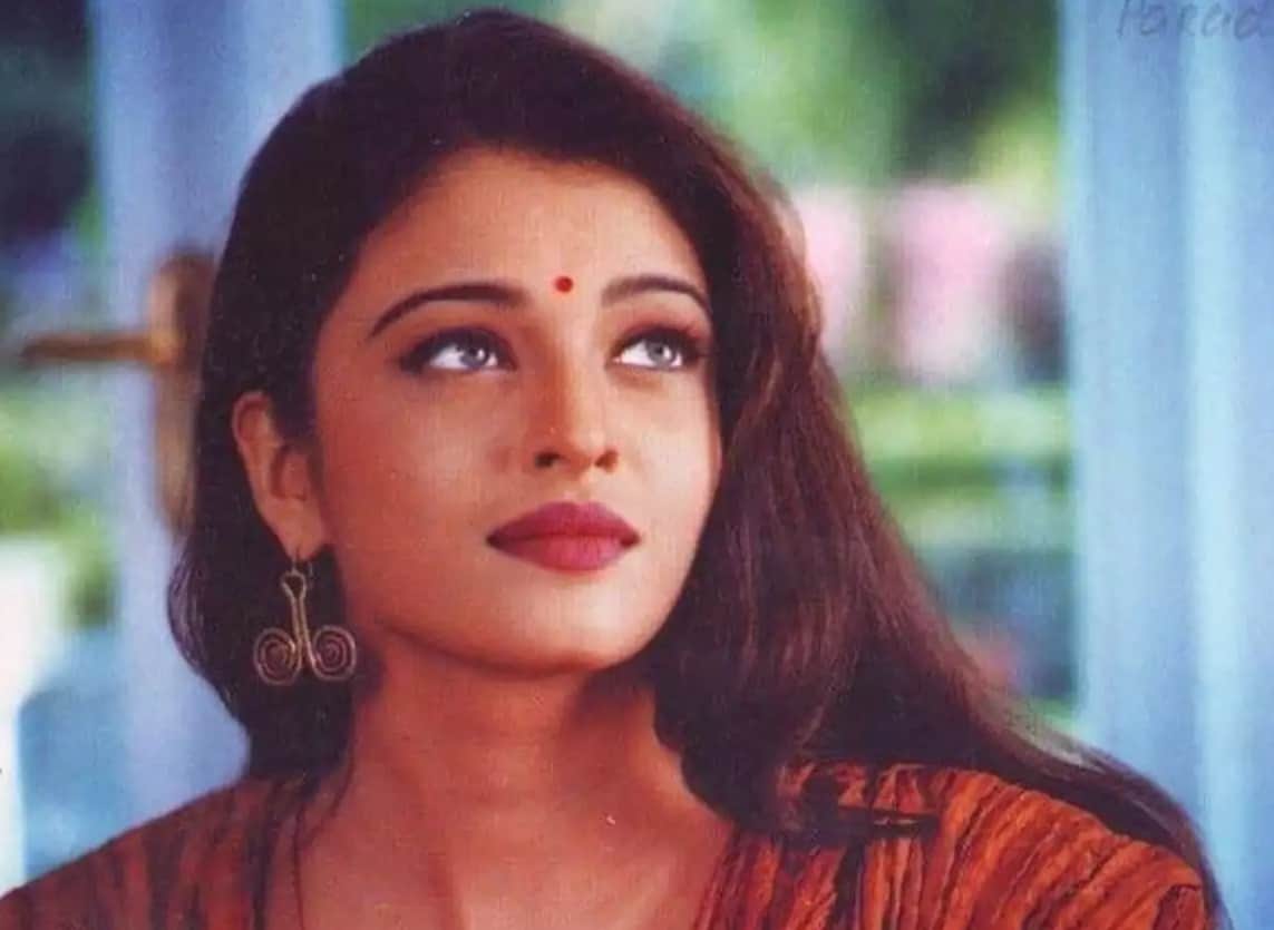 When Akshaye Khanna Said He Couldn't Take His Eyes Off Aishwarya Rai Called Her Sexiest