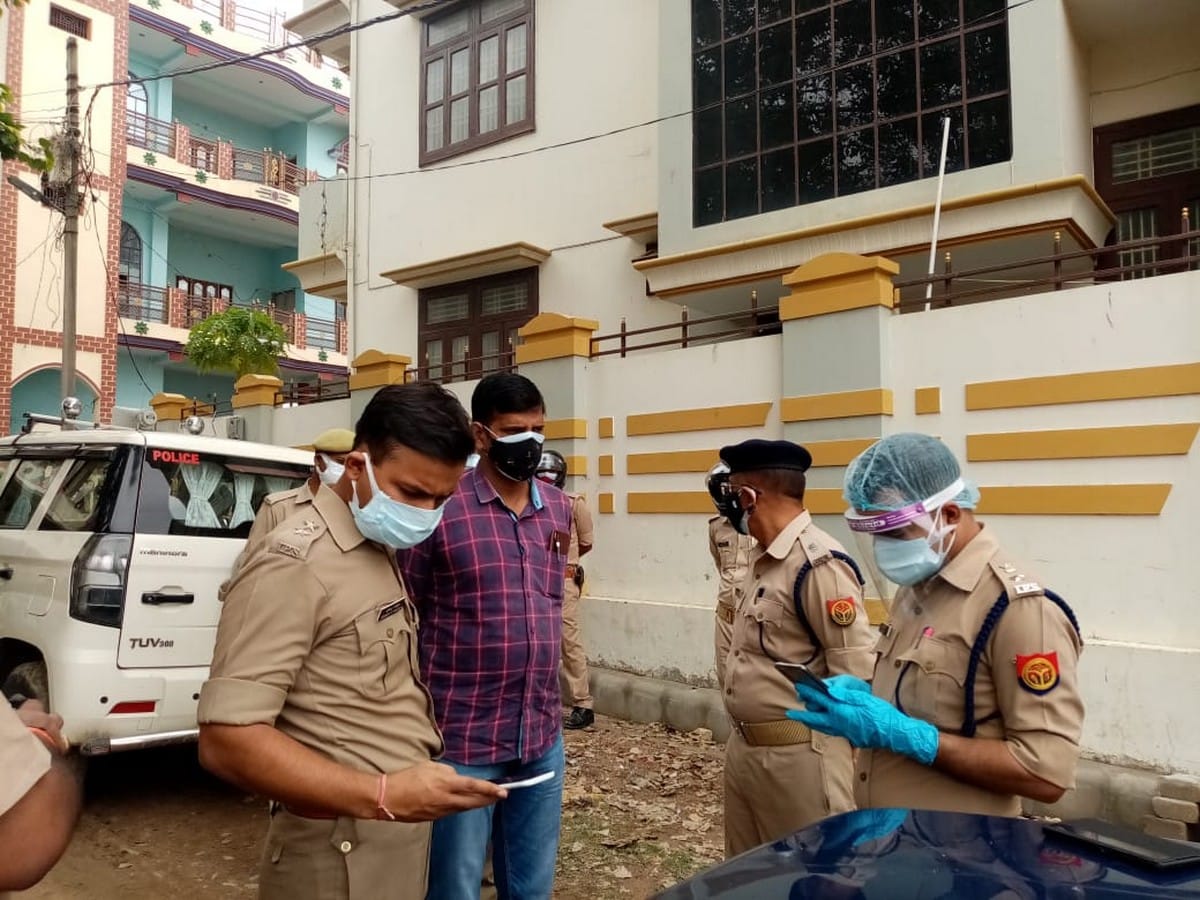 Dead body found in tin shed room of father son in varanasi