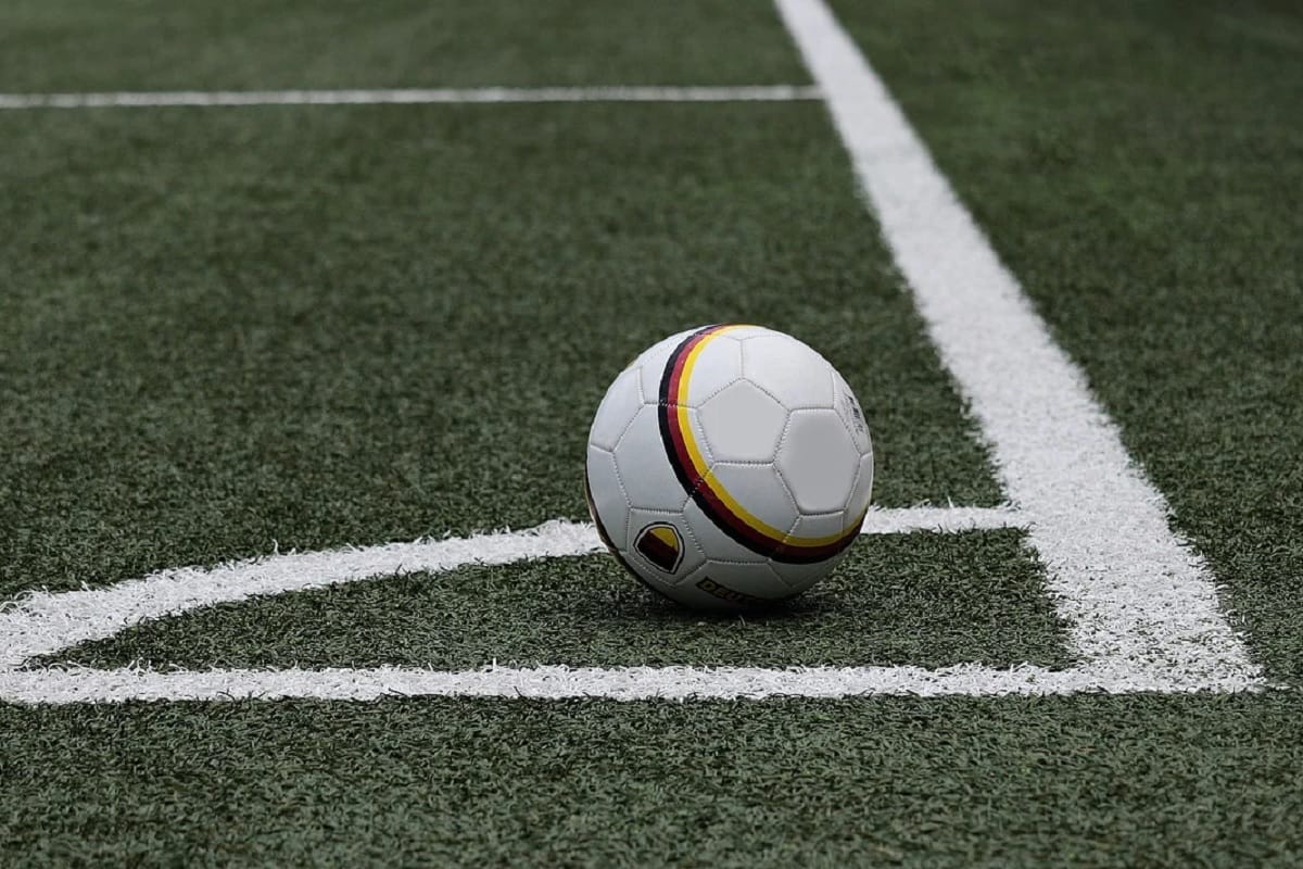 Football training is being given to children in Delhi under the grassroots Football Project