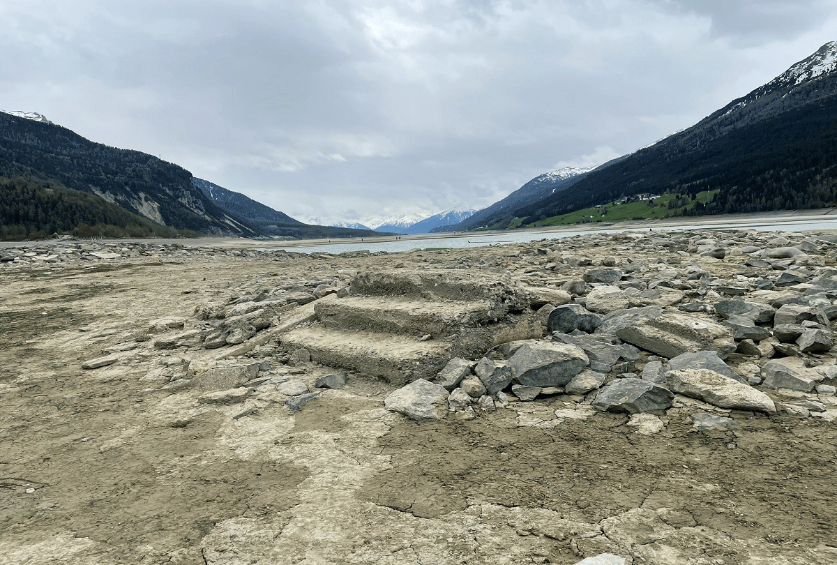 italy lost village emerges from lake after 70 years picks goes viral
