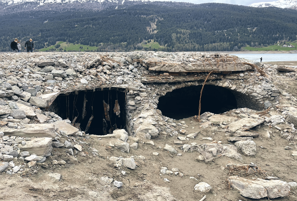 italy lost village emerges from lake after 70 years picks goes viral
