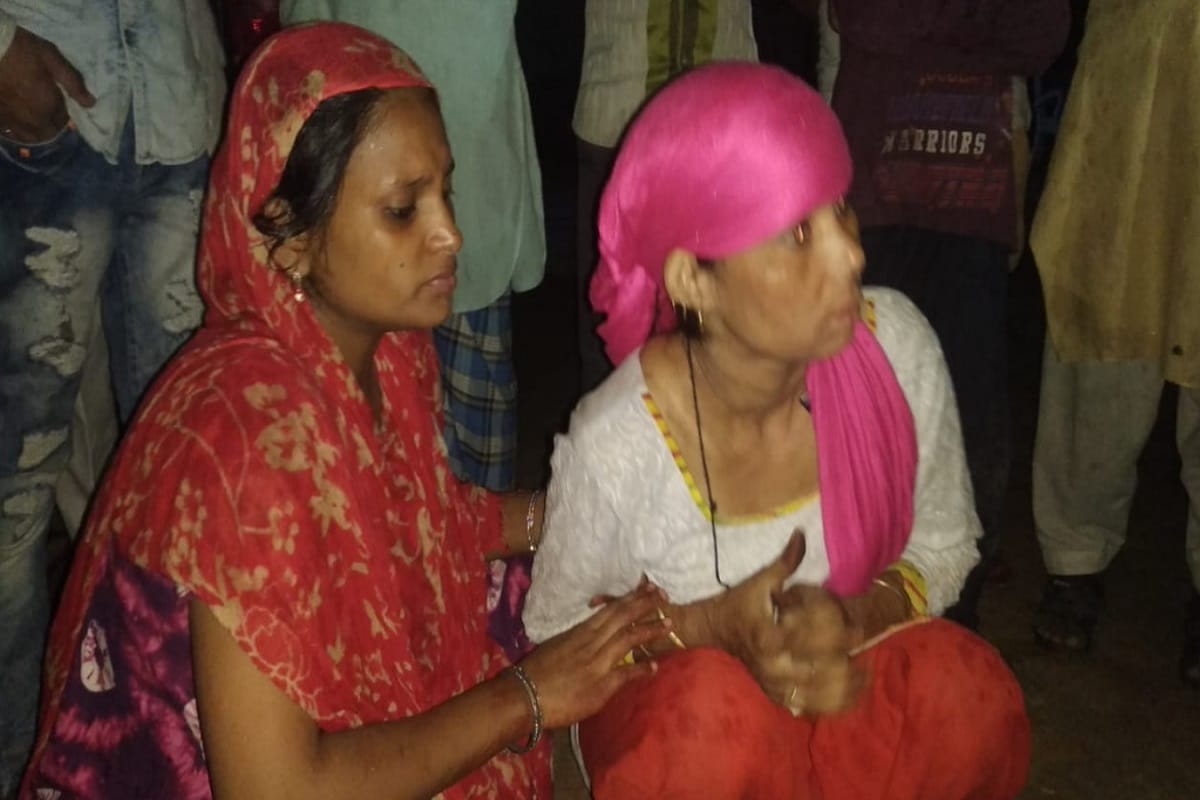 UP Crime News: A man called his wife and said, save me but many accused has killed in a village of Meerut