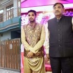 पिता के साथ क्रिकेटर भुवनेश्वर कुमार