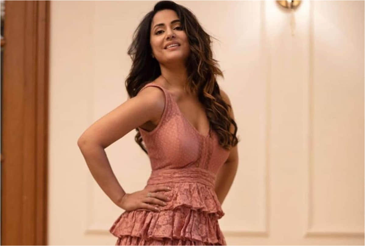 hina khan in nude shade short dress look like barbie doll