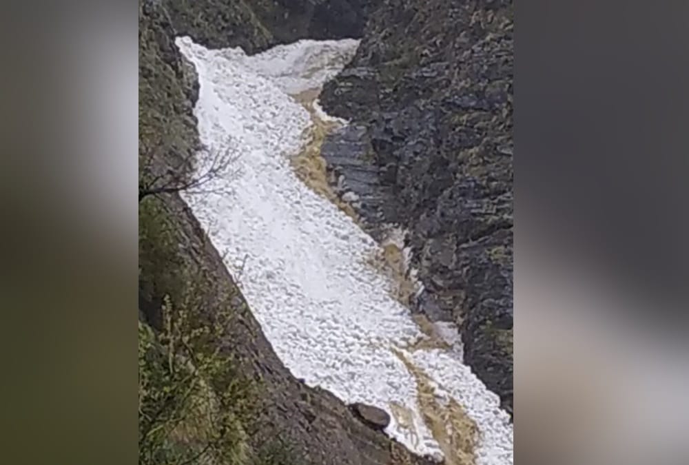 Cyclone Tauktae Effect in uttarakhand: Badrinath highway closed after heavy debris iceberg Broken in mana photos