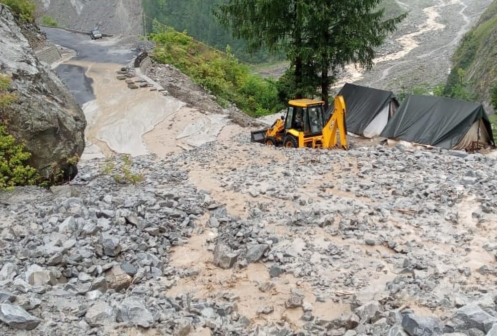 Cyclone Tauktae Effect in uttarakhand: Badrinath highway closed after heavy debris iceberg Broken in mana photos