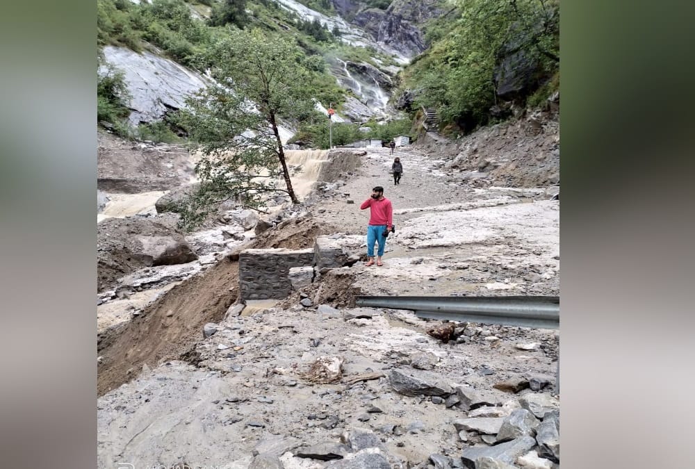 Cyclone Tauktae Effect in uttarakhand: Badrinath highway closed after heavy debris iceberg Broken in mana photos