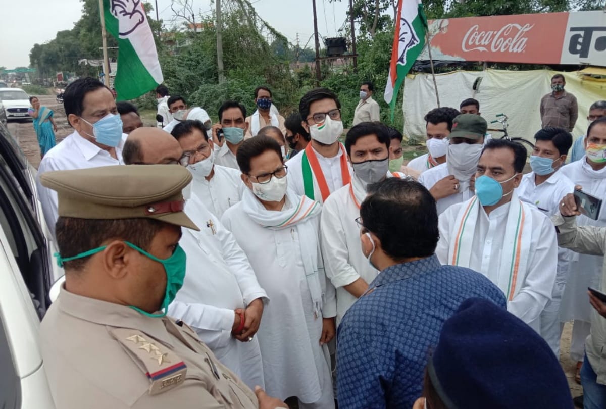 UP Congress chief Ajay Kumar lallu arrested in Barabanki was going to Ram sanehi ghat.