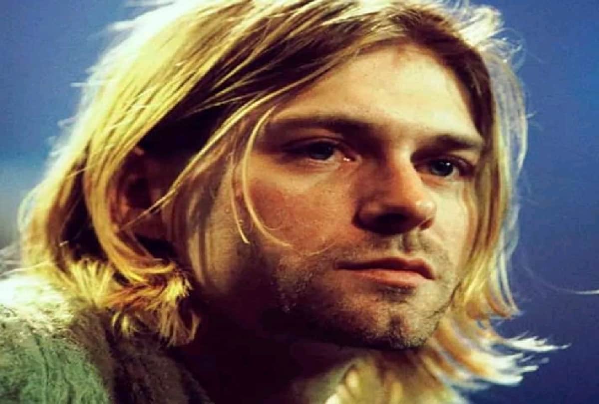 American Rockstar Kurt Cobain 6 hair auctioned in 10 lac rupees news goes viral