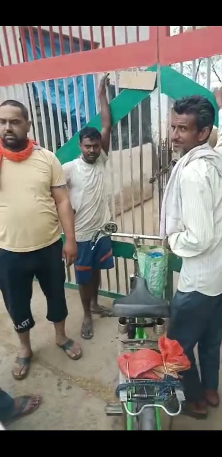 People brought fodder to prevent them from entering the cowshed, uproa